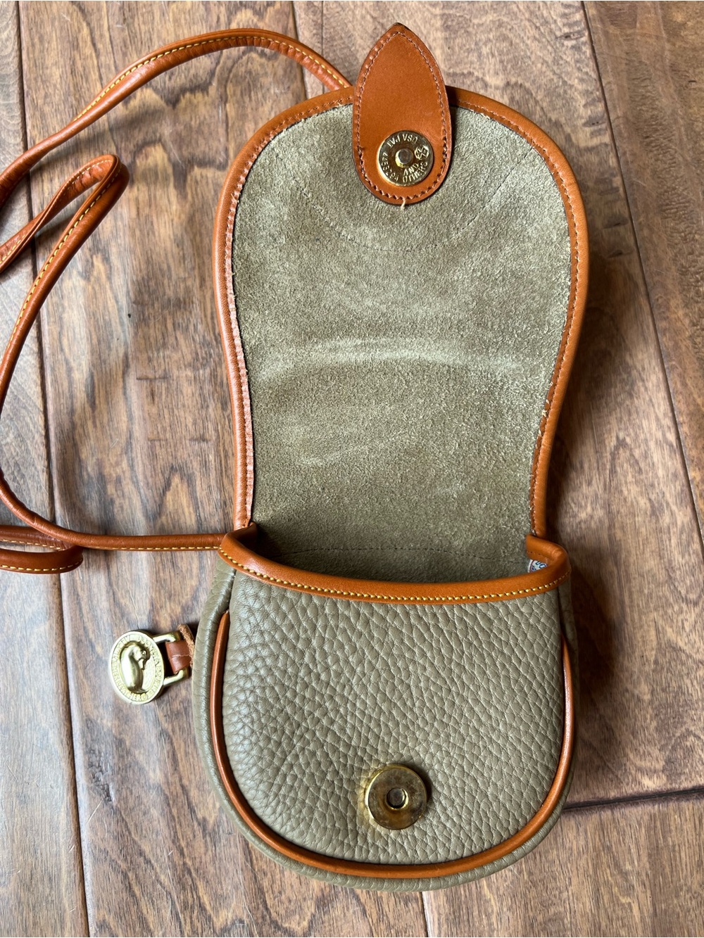 Vintage Dooney & Bourke Mini Saddle Bag AWL Taupe Tan Crossbody Luxury Preppy - Picture 4 of 11